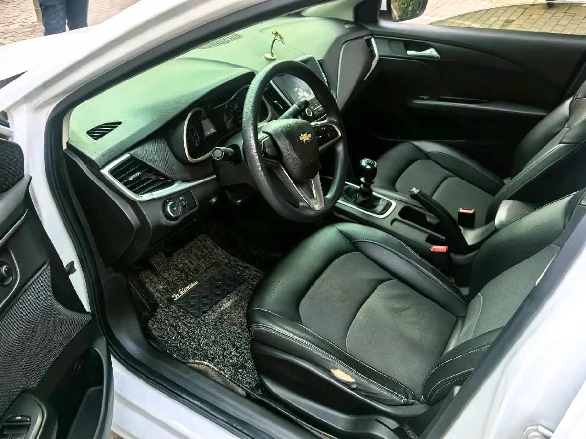 2016 Chevrolet Cavalier 1.5L 113HP L4 5MT,autocango,china used car exporter,china ev exporter,chinese used car exporter,chinese used ev exporter