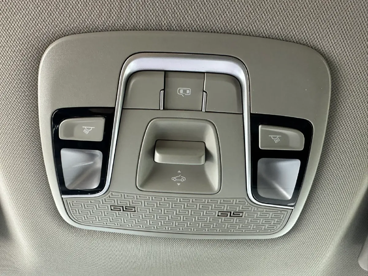 2021 Geely Coolray 1.4T 141HP L4 6DCT,autocango,china used car exporter,china ev exporter,chinese used car exporter,chinese used ev exporter