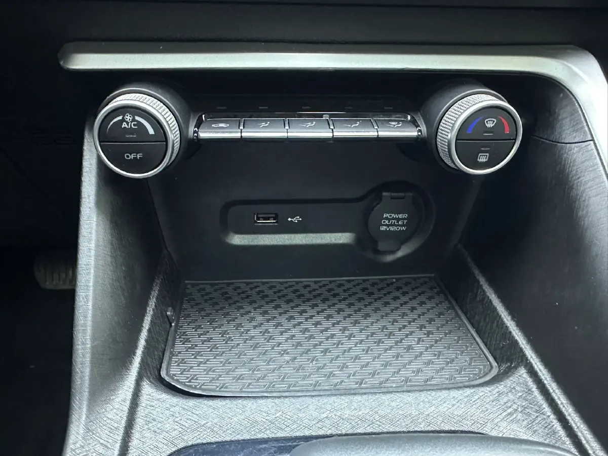 2021 Geely Coolray 1.4T 141HP L4 6DCT,autocango,china used car exporter,china ev exporter,chinese used car exporter,chinese used ev exporter