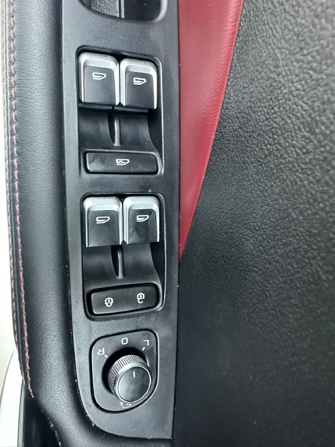 2021 Geely Coolray 1.4T 141HP L4 6DCT,autocango,china used car exporter,china ev exporter,chinese used car exporter,chinese used ev exporter