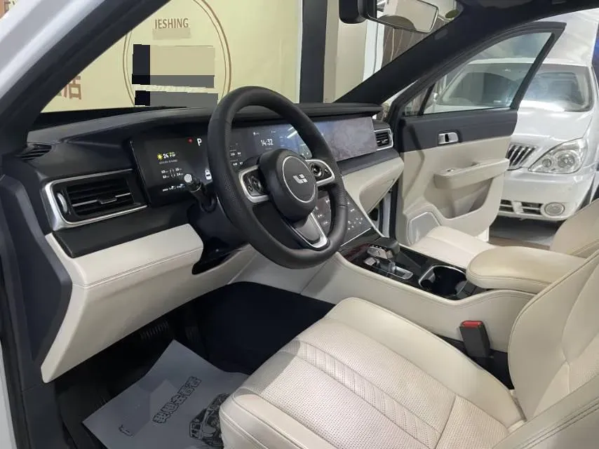 2020 Li ONE Range Extended 131HP REEV 40.5KWH,autocango,china used car exporter,china ev exporter,chinese used car exporter,chinese used ev exporter