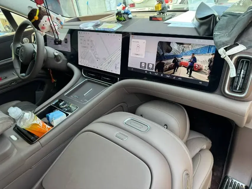 2025 AITO AITO M9 REEV 160HP REEV 52KWH,autocango,china used car exporter,china ev exporter,chinese used car exporter,chinese used ev exporter