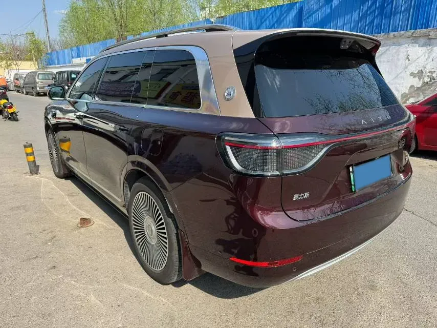 2025 AITO AITO M9 REEV 160HP REEV 52KWH,autocango,china used car exporter,china ev exporter,chinese used car exporter,chinese used ev exporter