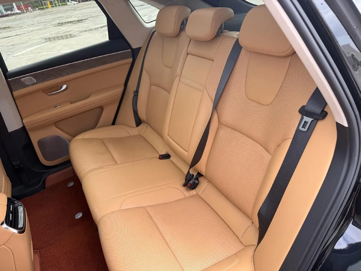 2022 JMC YuHu 7 2.0T 141HP L4 8AT,autocango,china used car exporter,china ev exporter,chinese used car exporter,chinese used ev exporter