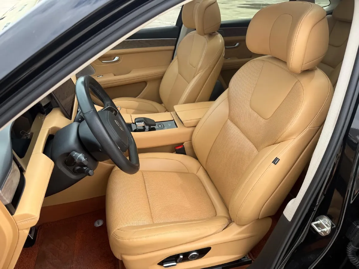 2022 JMC YuHu 7 2.0T 141HP L4 8AT,autocango,china used car exporter,china ev exporter,chinese used car exporter,chinese used ev exporter