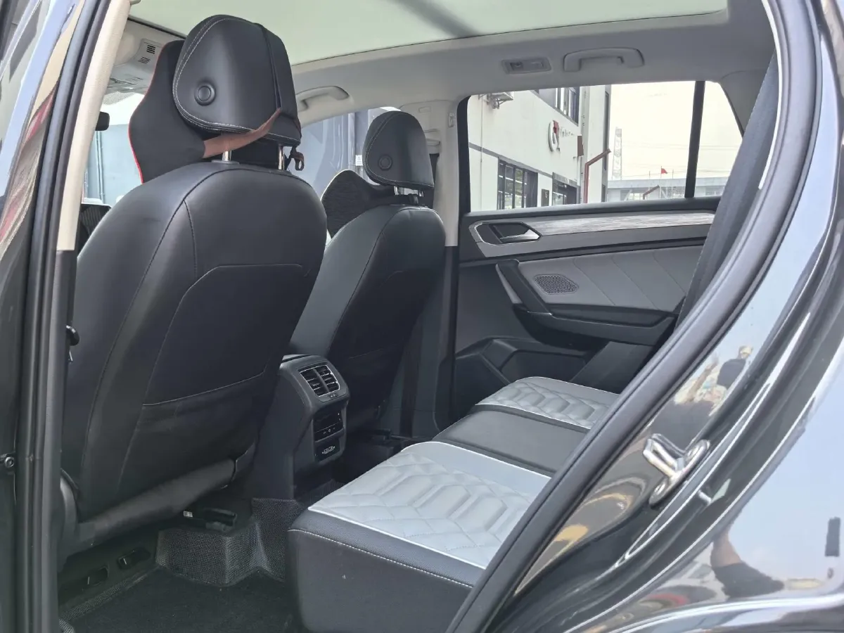 2024 Volkswagen Tayron 2.0T 186HP L4 7DCT,autocango,china used car exporter,china ev exporter,chinese used car exporter,chinese used ev exporter