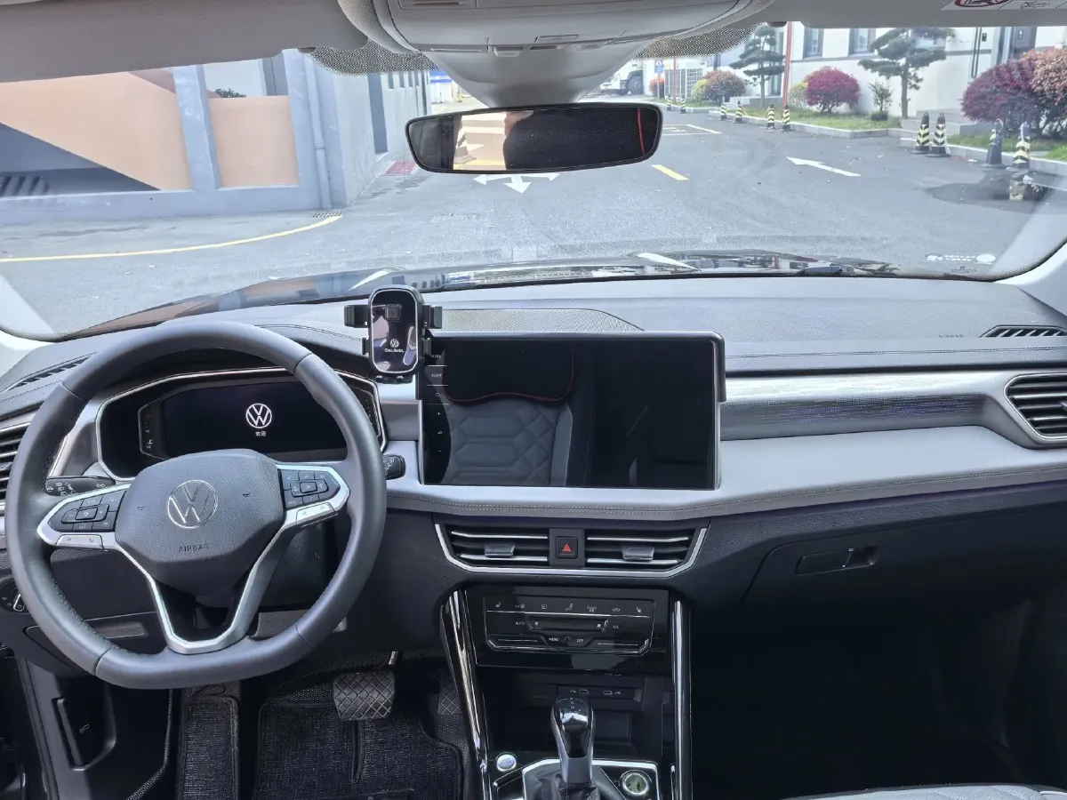 2024 Volkswagen Tayron 2.0T 186HP L4 7DCT,autocango,china used car exporter,china ev exporter,chinese used car exporter,chinese used ev exporter