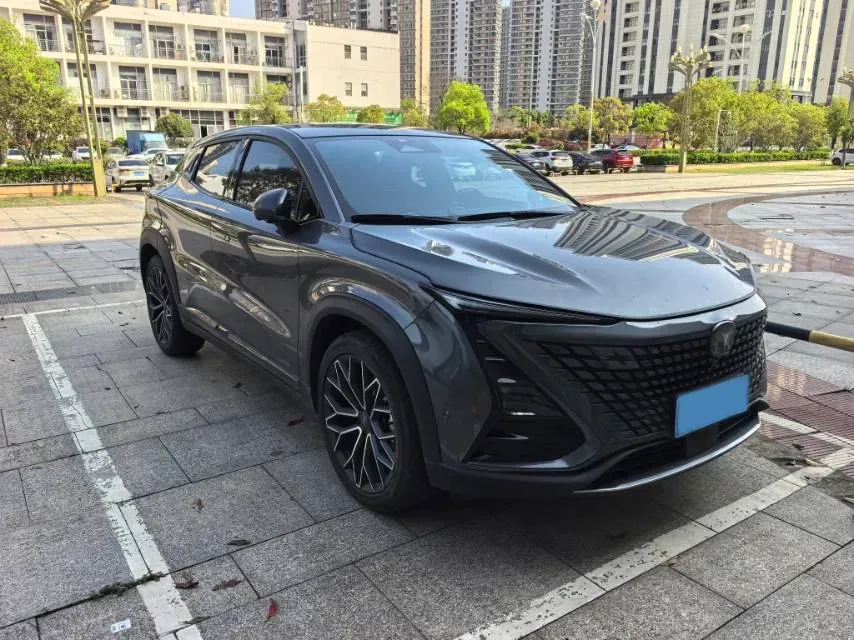 2022 ChangAn UNI-T 1.5T 188HP L4 7DCT,autocango,china used car exporter,china ev exporter,chinese used car exporter,chinese used ev exporter