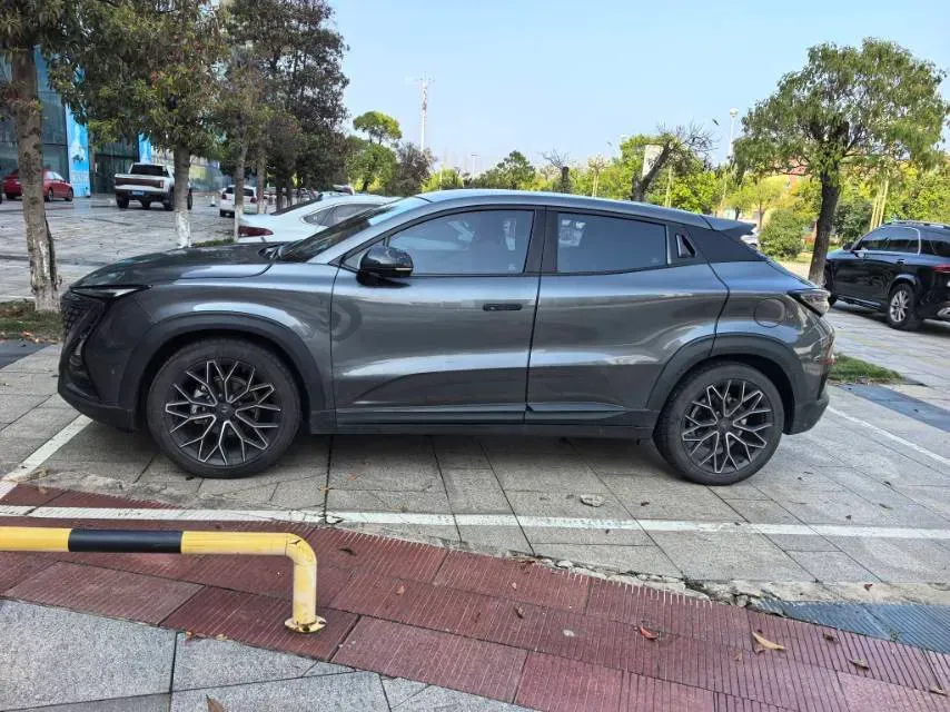 2022 ChangAn UNI-T 1.5T 188HP L4 7DCT,autocango,china used car exporter,china ev exporter,chinese used car exporter,chinese used ev exporter