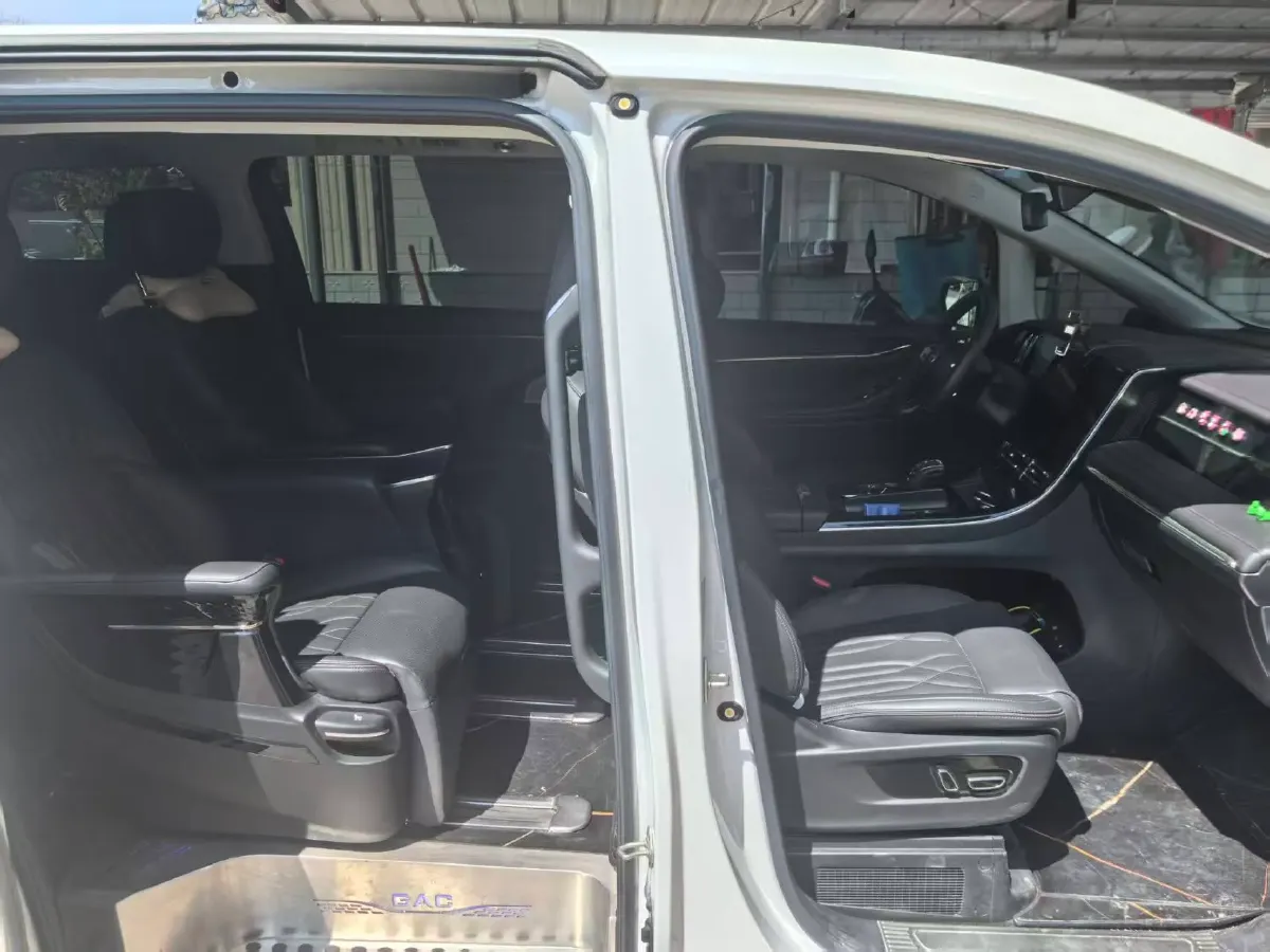 2024 GAC Trumpchi M8 2.0T 252HP L4 8AT,autocango,china used car exporter,china ev exporter,chinese used car exporter,chinese used ev exporter