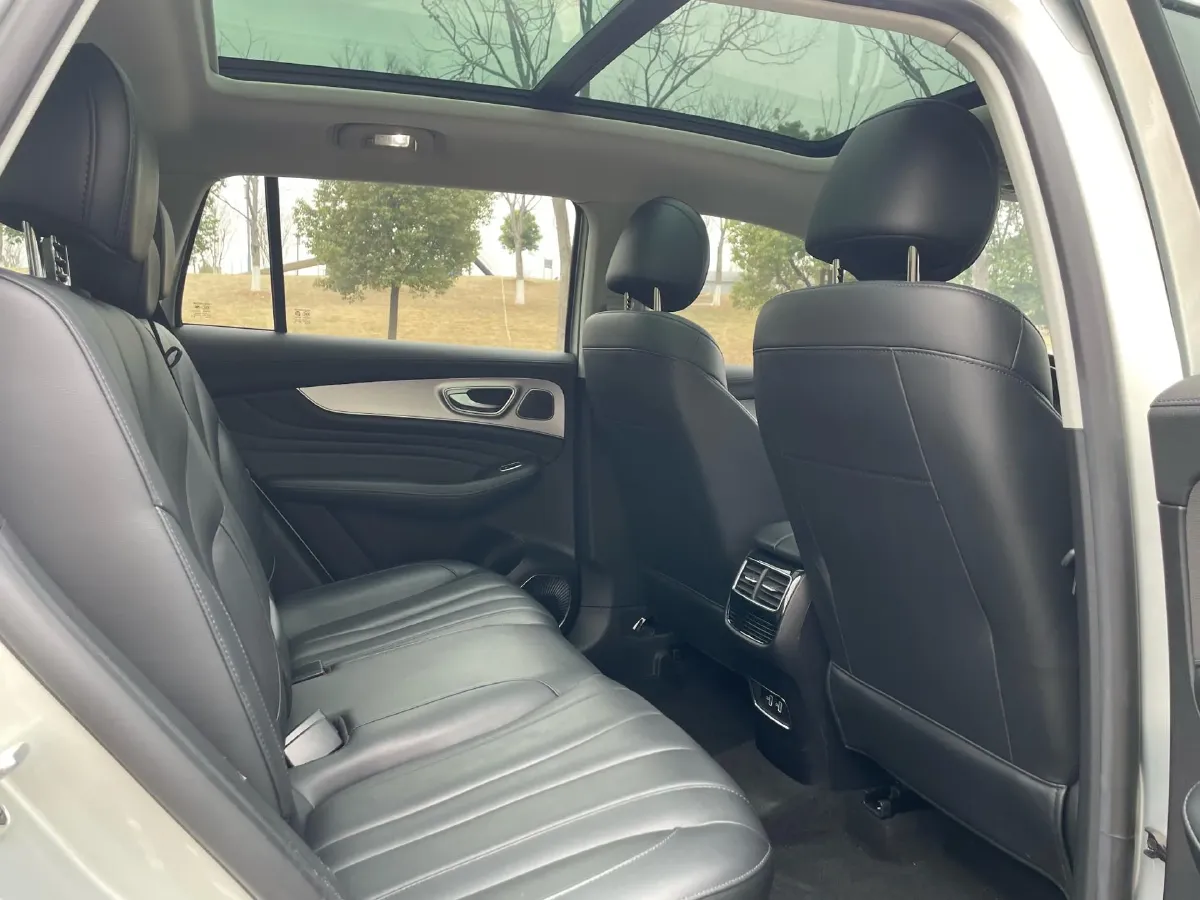 2021 Roewe RX5 MAX 2.0T 231HP L4 6DCT,autocango,china used car exporter,china ev exporter,chinese used car exporter,chinese used ev exporter