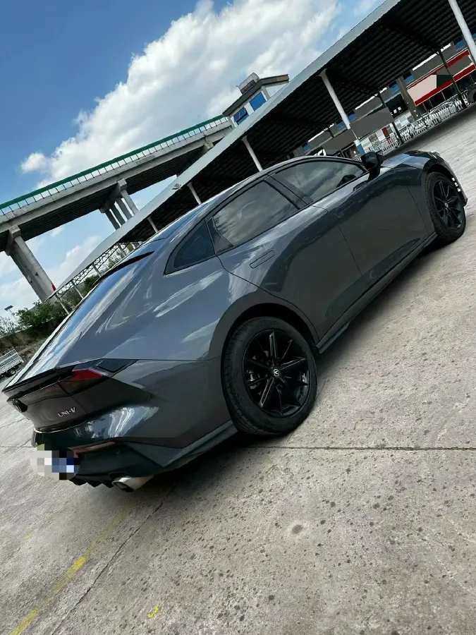 2022 ChangAn UNI-V 1.5T 188HP L4 7DCT,autocango,china used car exporter,china ev exporter,chinese used car exporter,chinese used ev exporter