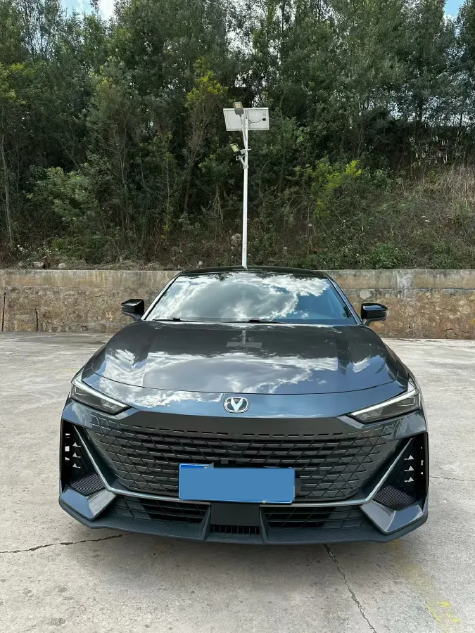 2022 ChangAn UNI-V 1.5T 188HP L4 7DCT,autocango,china used car exporter,china ev exporter,chinese used car exporter,chinese used ev exporter