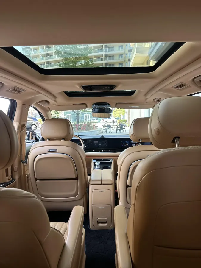 2022 Voyah Dream 1.5T 136HP L4 PHEV 25.57KWH,autocango,china used car exporter,china ev exporter,chinese used car exporter,chinese used ev exporter