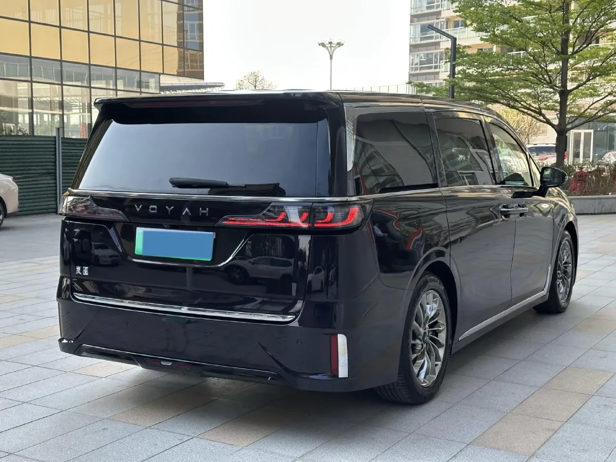 2022 Voyah Dream 1.5T 136HP L4 PHEV 25.57KWH,autocango,china used car exporter,china ev exporter,chinese used car exporter,chinese used ev exporter