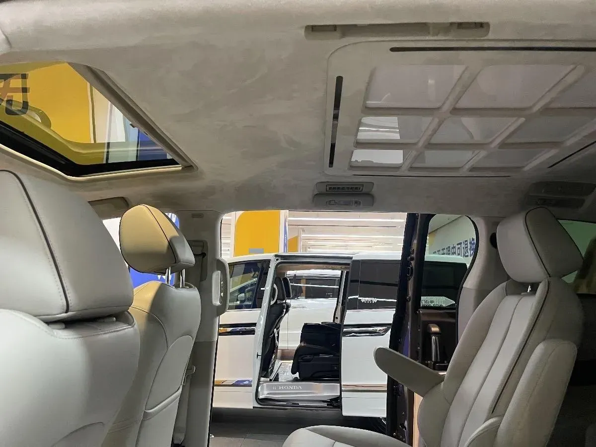 2021 Buick GL8 2.0T 237HP L4 9AT,autocango,china used car exporter,china ev exporter,chinese used car exporter,chinese used ev exporter