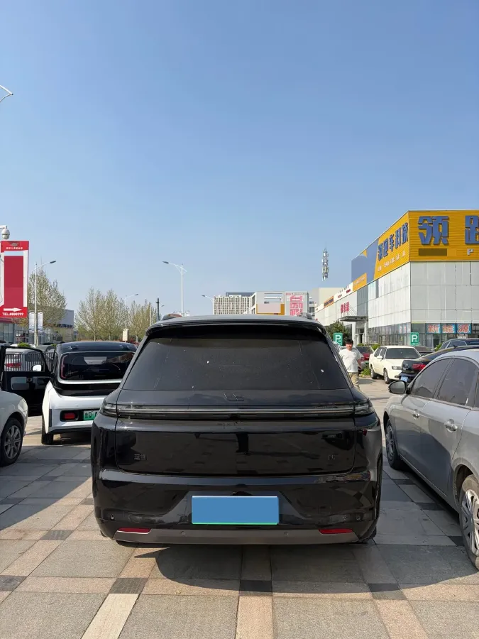 2023 Li L8 Range Extended 154HP REEV 40.9KWH,autocango,china used car exporter,china ev exporter,chinese used car exporter,chinese used ev exporter
