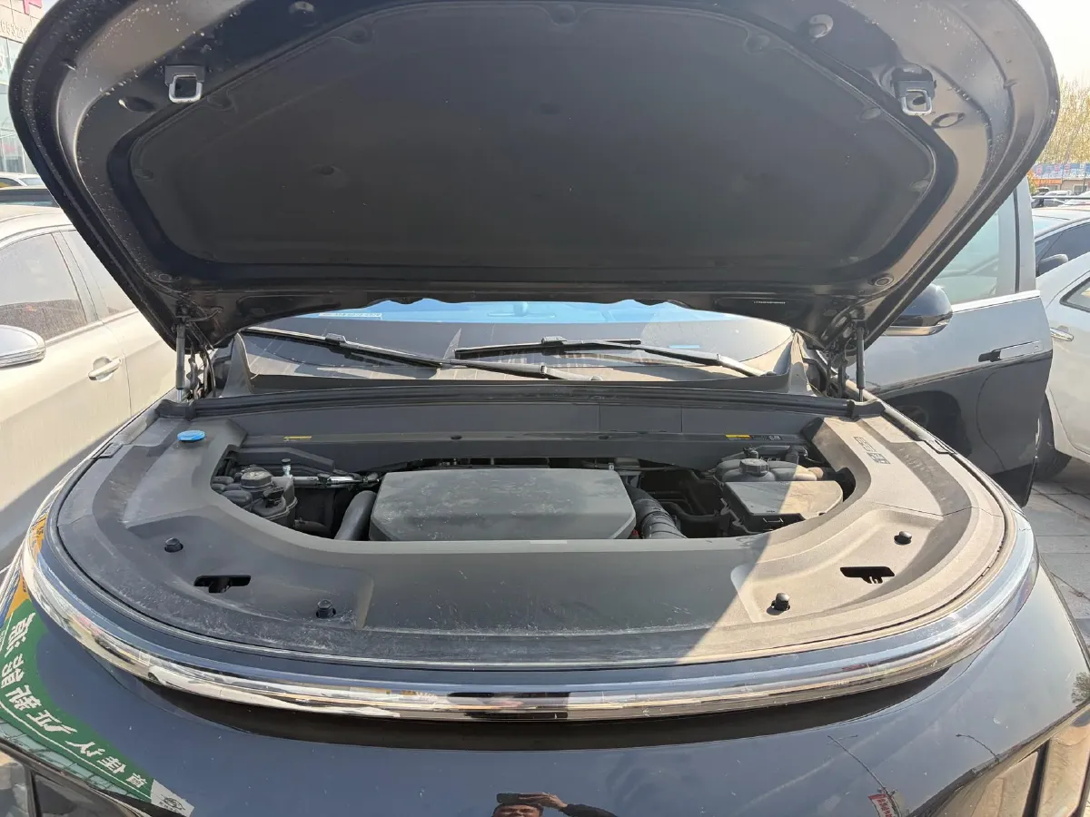 2023 Li L8 Range Extended 154HP REEV 40.9KWH,autocango,china used car exporter,china ev exporter,chinese used car exporter,chinese used ev exporter