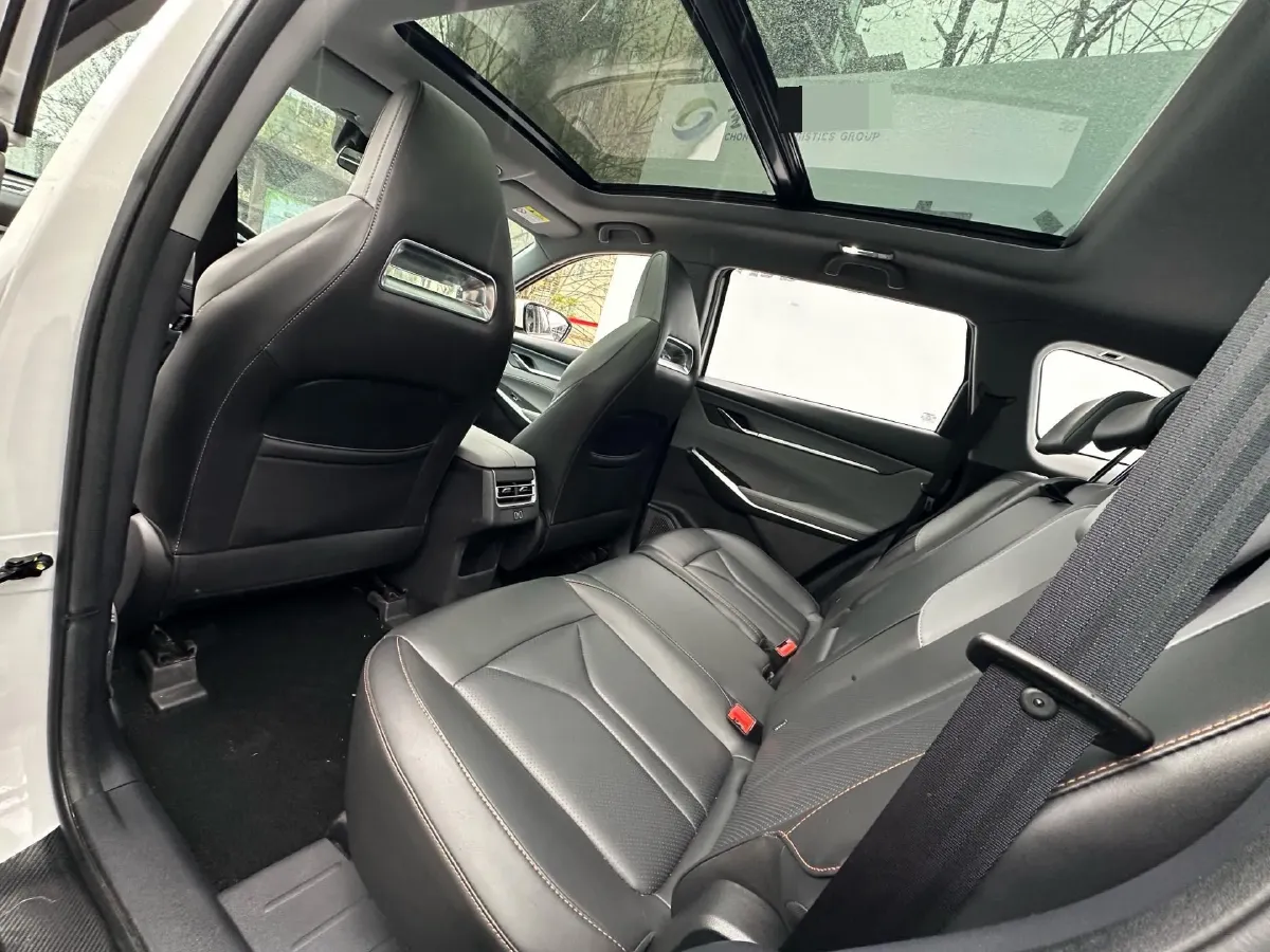 2022 ChangAn CS75 Plus 1.5T 188HP L4 8AT,autocango,china used car exporter,china ev exporter,chinese used car exporter,chinese used ev exporter