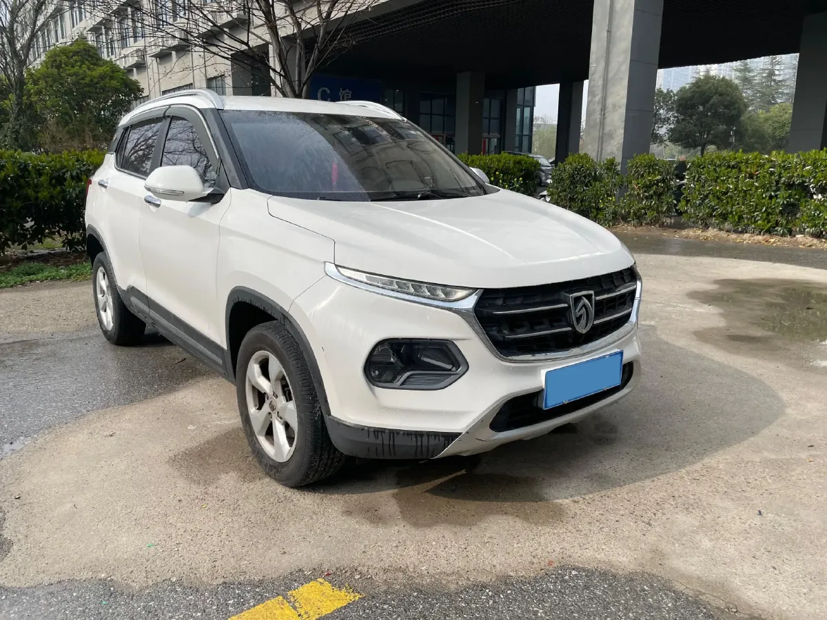 2017 BaoJun 310W 1.5L 105HP L4 6MT,autocango,china used car exporter,china ev exporter,chinese used car exporter,chinese used ev exporter