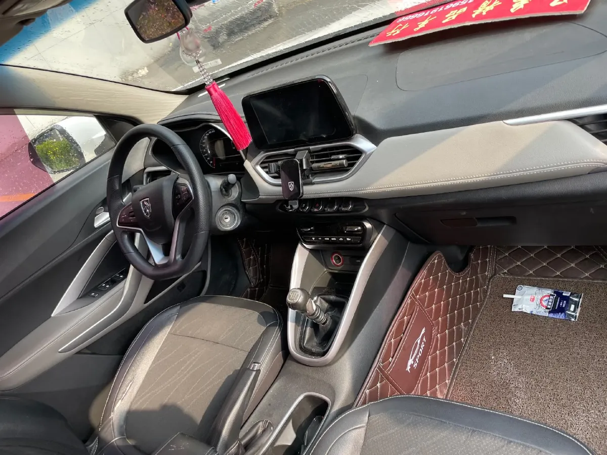 2017 BaoJun 310W 1.5L 105HP L4 6MT,autocango,china used car exporter,china ev exporter,chinese used car exporter,chinese used ev exporter