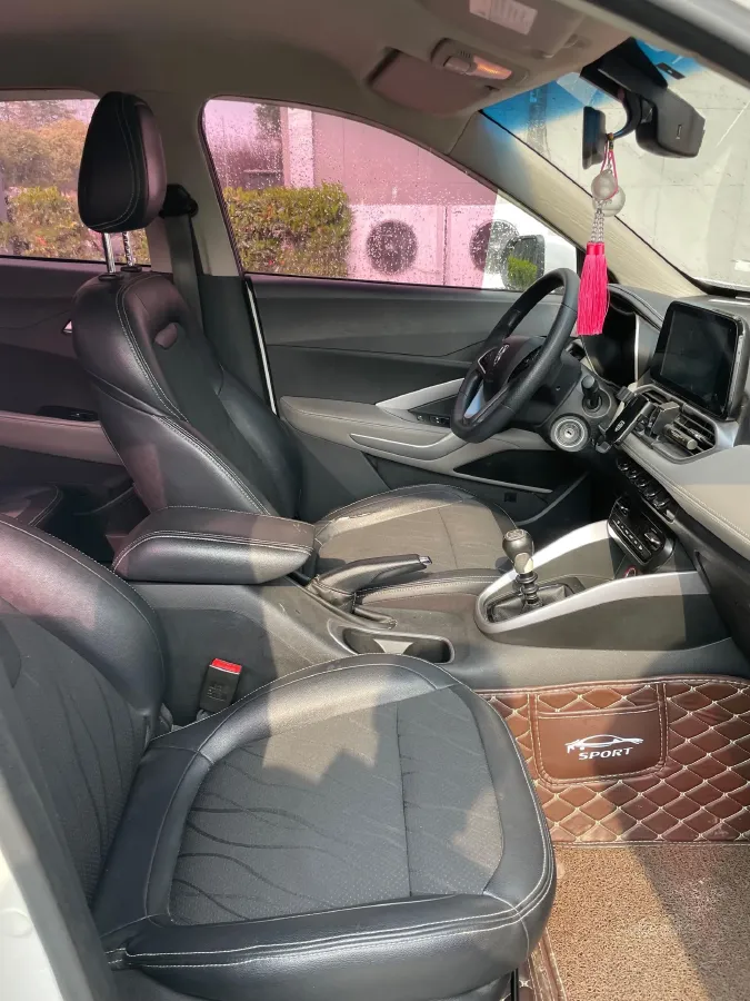 2017 BaoJun 310W 1.5L 105HP L4 6MT,autocango,china used car exporter,china ev exporter,chinese used car exporter,chinese used ev exporter