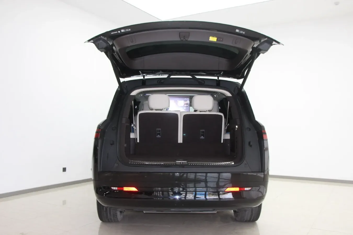 2025 Denza DenzaN9 2.0T 207HP L4 E-CVT PHEV,autocango,china used car exporter,china ev exporter,chinese used car exporter,chinese used ev exporter