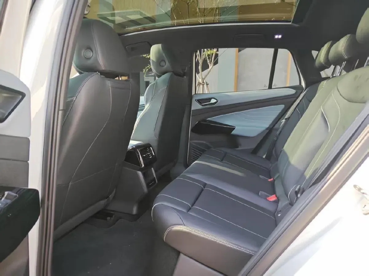 2024 Volkswagen ID.4 X BEV 52.8KWH,autocango,china used car exporter,china ev exporter,chinese used car exporter,chinese used ev exporter