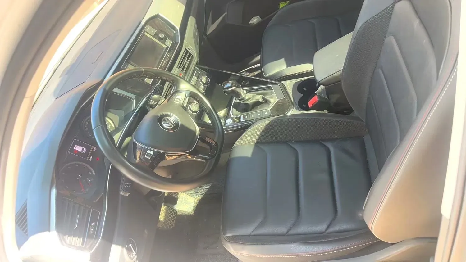 2019 Renault Koleos 2.0L 154HP L4 CVT,autocango,china used car exporter,china ev exporter,chinese used car exporter,chinese used ev exporter