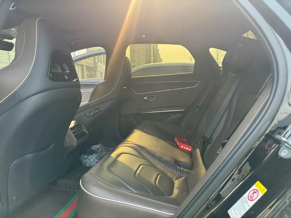 2022 Volkswagen Tiguan L 2.0T 186HP L4 7DCT,autocango,china used car exporter,china ev exporter,chinese used car exporter,chinese used ev exporter