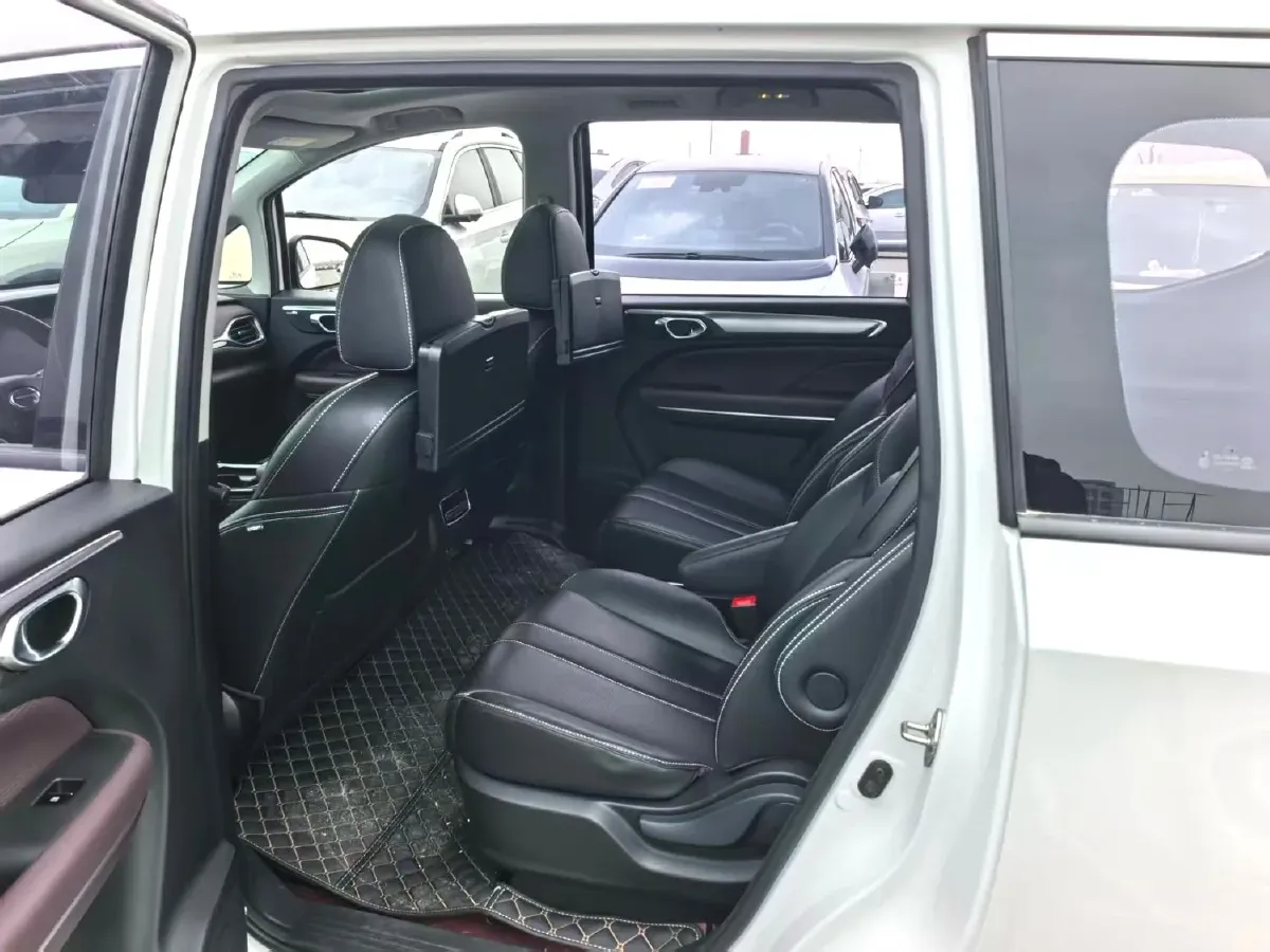 2023 GAC Trumpchi M6 1.5T 177HP L4 7DCT,autocango,china used car exporter,china ev exporter,chinese used car exporter,chinese used ev exporter