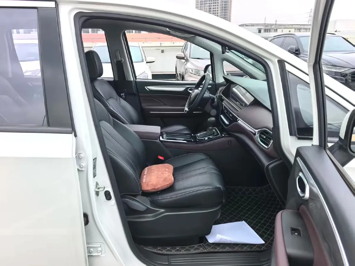 2023 GAC Trumpchi M6 1.5T 177HP L4 7DCT,autocango,china used car exporter,china ev exporter,chinese used car exporter,chinese used ev exporter