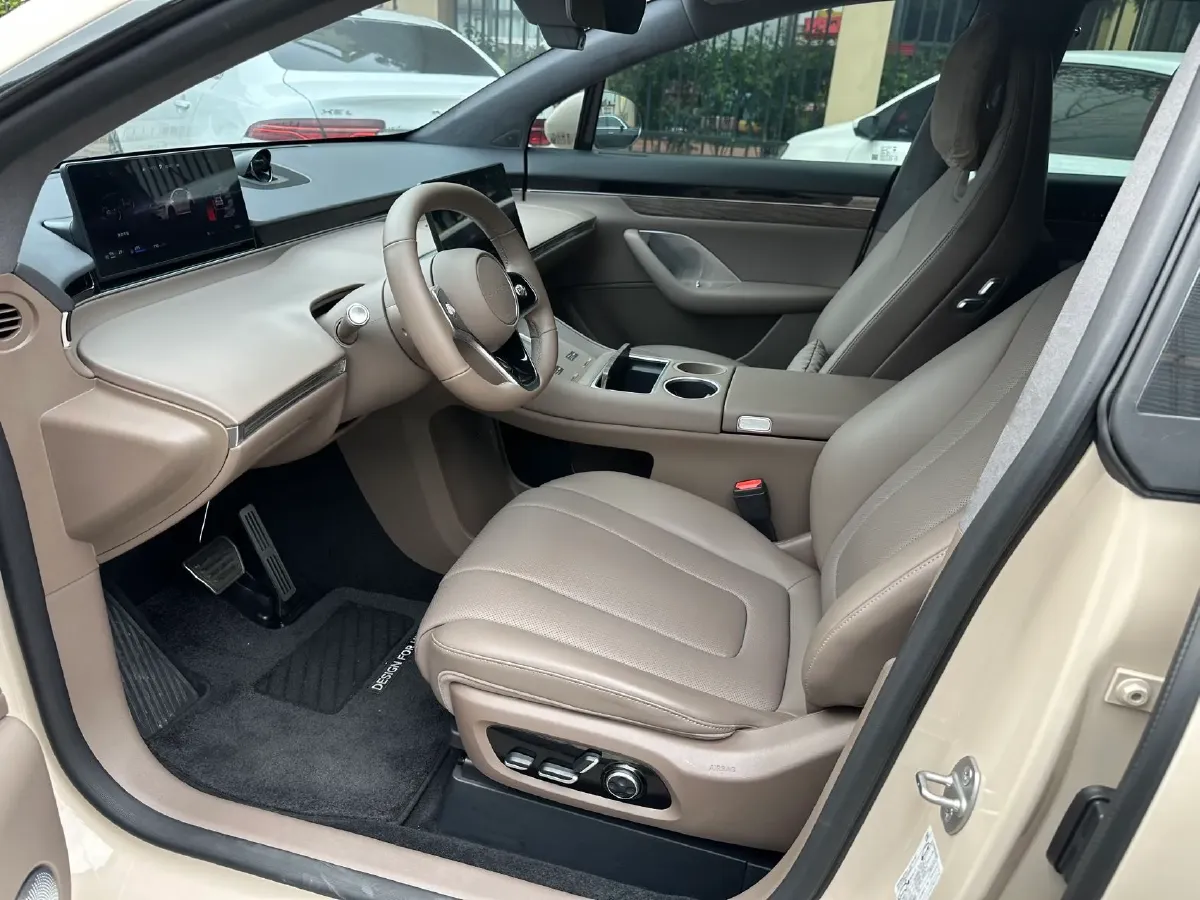 2025 Luxeed R7 REEV 156HP REEV,autocango,china used car exporter,china ev exporter,chinese used car exporter,chinese used ev exporter