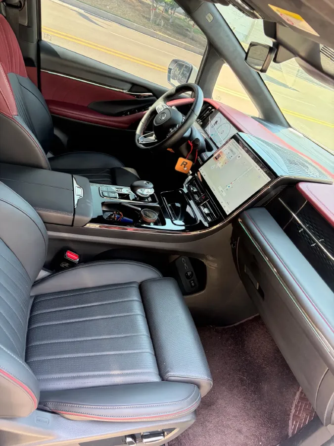 2024 GAC Trumpchi M8 2.0T 252HP L4 8AT,autocango,china used car exporter,china ev exporter,chinese used car exporter,chinese used ev exporter