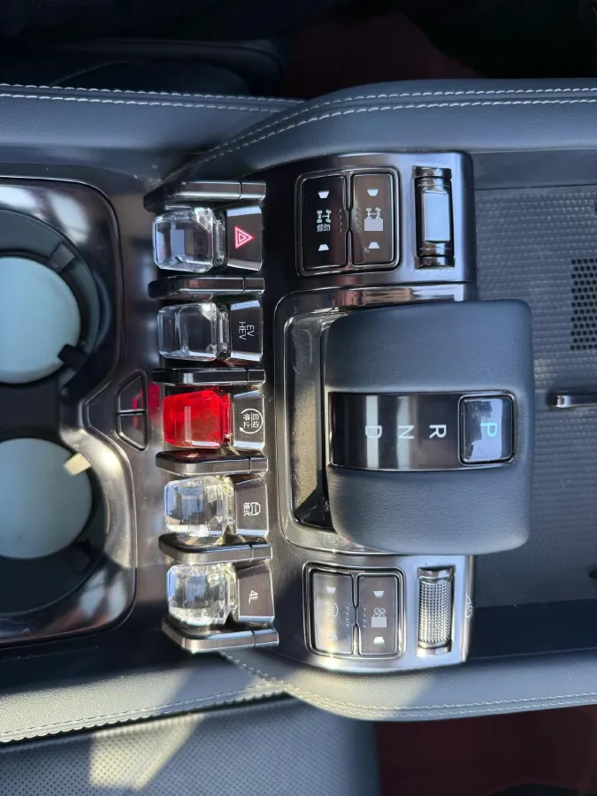 2025 FangChengBao Bao 5 1.5T 194HP L4 E-CVT PHEV 31.8KWH,autocango,china used car exporter,china ev exporter,chinese used car exporter,chinese used ev exporter