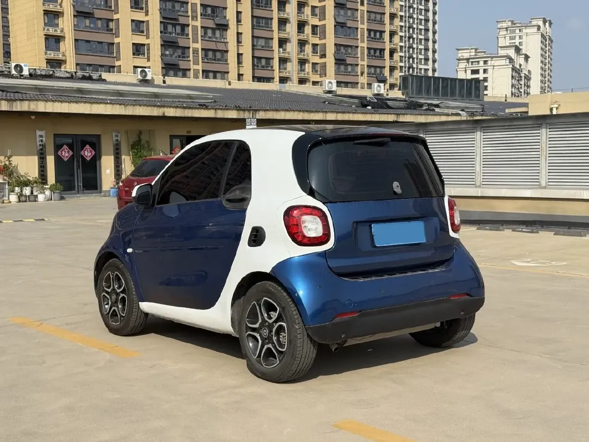 2017 Smart smart fortwo 1.0L 71HP L3 6DCT,autocango,china used car exporter,china ev exporter,chinese used car exporter,chinese used ev exporter