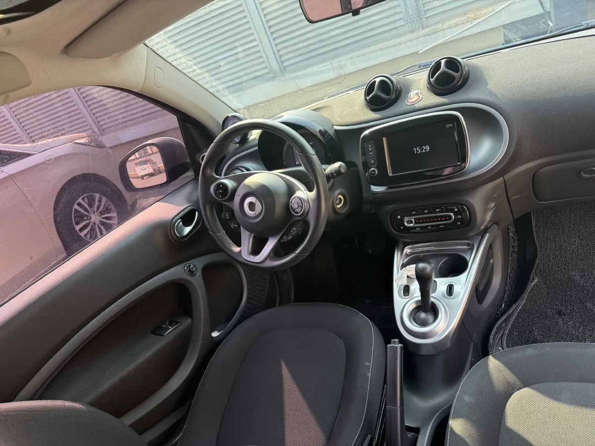 2017 Smart smart fortwo 1.0L 71HP L3 6DCT,autocango,china used car exporter,china ev exporter,chinese used car exporter,chinese used ev exporter