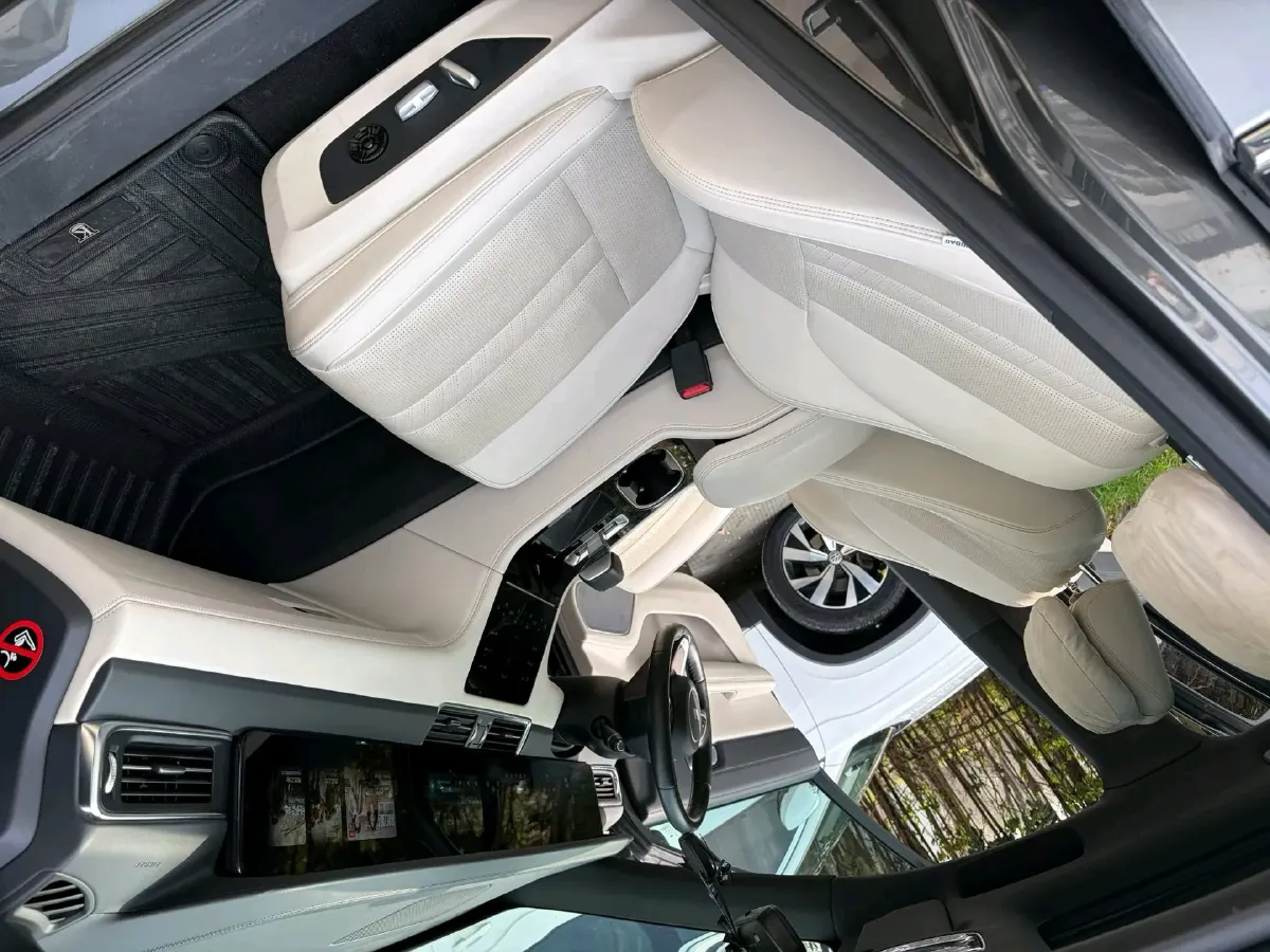 2020 Li ONE Range Extended 131HP REEV 40.5KWH,autocango,china used car exporter,china ev exporter,chinese used car exporter,chinese used ev exporter