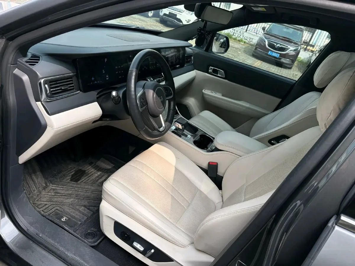 2020 Li ONE Range Extended 131HP REEV 40.5KWH,autocango,china used car exporter,china ev exporter,chinese used car exporter,chinese used ev exporter