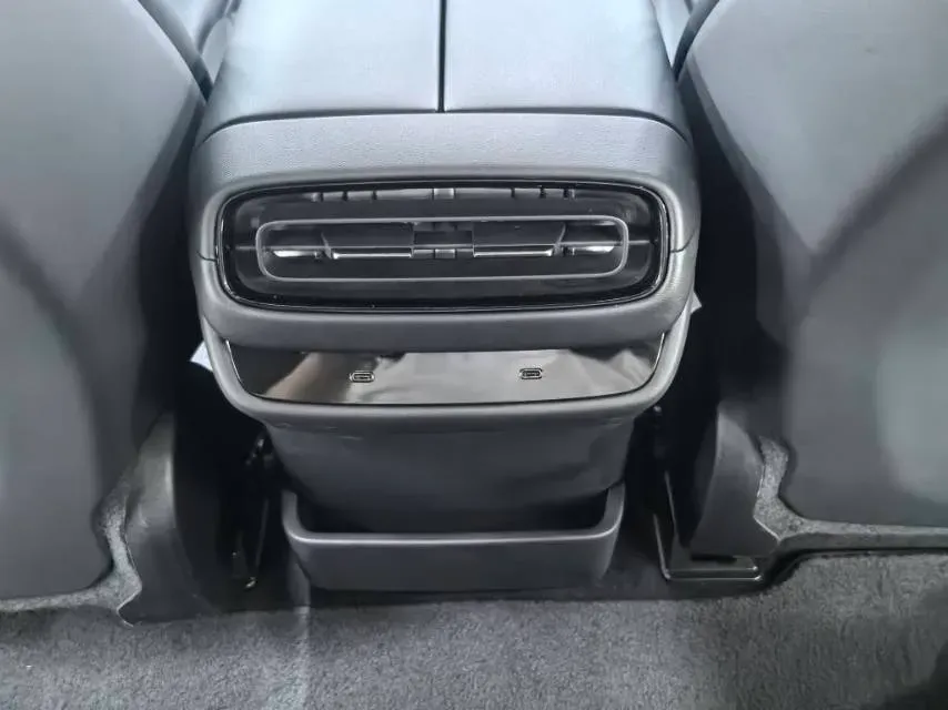 2024 MI SU7 BEV 101KWH,autocango,china used car exporter,china ev exporter,chinese used car exporter,chinese used ev exporter