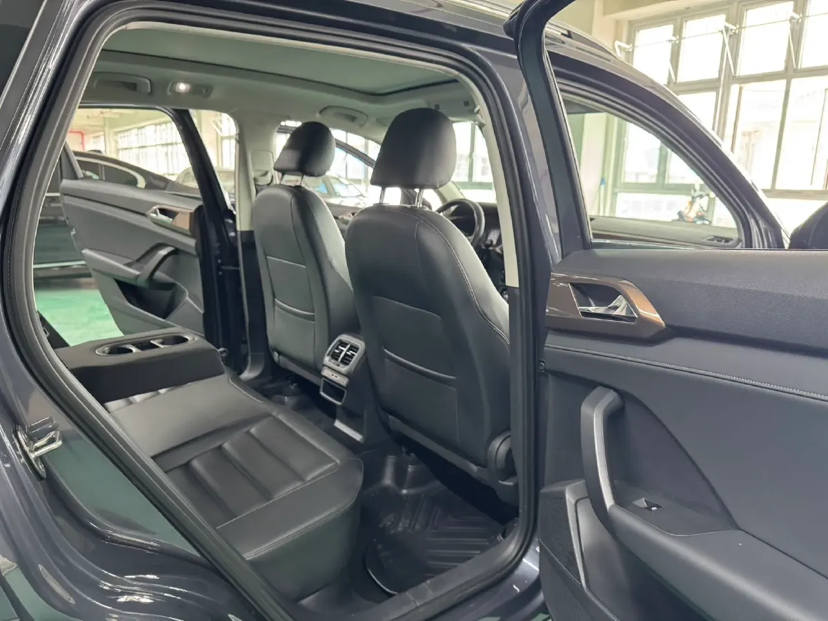 2021 Volkswagen Tharu 1.4T 150HP L4 7DCT,autocango,china used car exporter,china ev exporter,chinese used car exporter,chinese used ev exporter