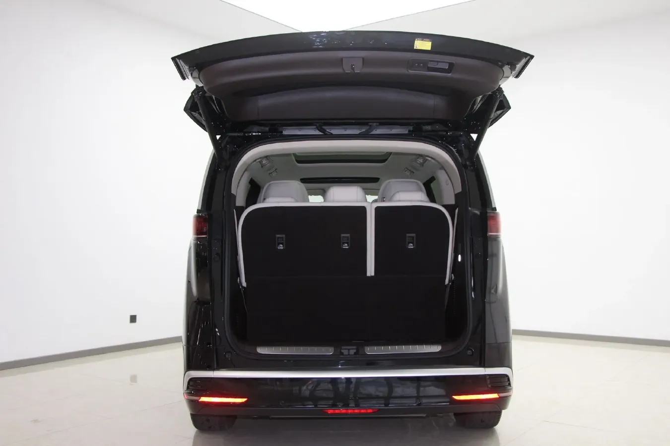 2025 Denza D9 1.5T 156HP L4 E-CVT PHEV 40KWH,autocango,china used car exporter,china ev exporter,chinese used car exporter,chinese used ev exporter