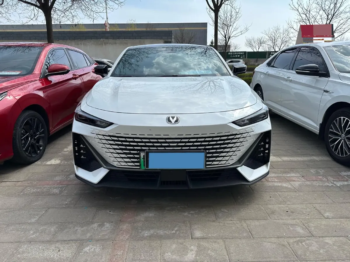 2023 ChangAn UNI-V iDD 1.5T 170HP L4 6TCT PHEV 18.4KWH,autocango,china used car exporter,china ev exporter,chinese used car exporter,chinese used ev exporter