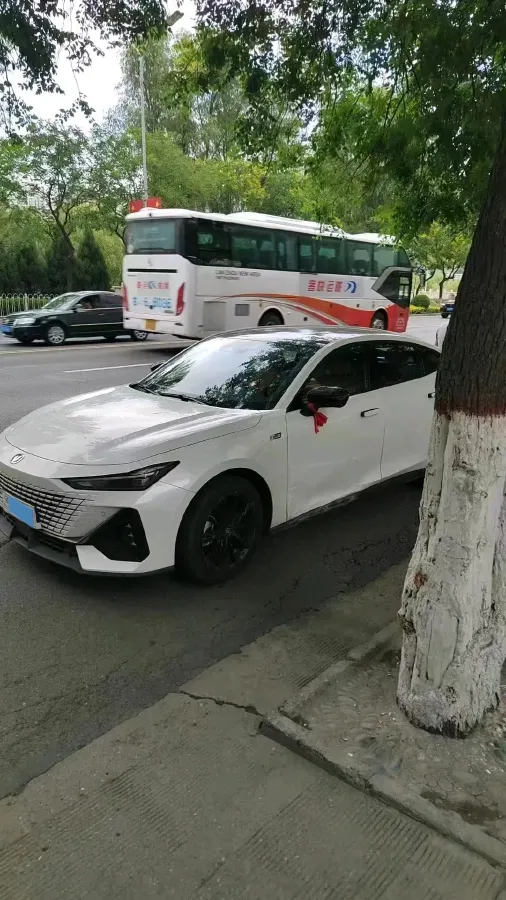 2023 ChangAn UNI-V iDD 1.5T 170HP L4 6TCT PHEV 18.4KWH,autocango,china used car exporter,china ev exporter,chinese used car exporter,chinese used ev exporter