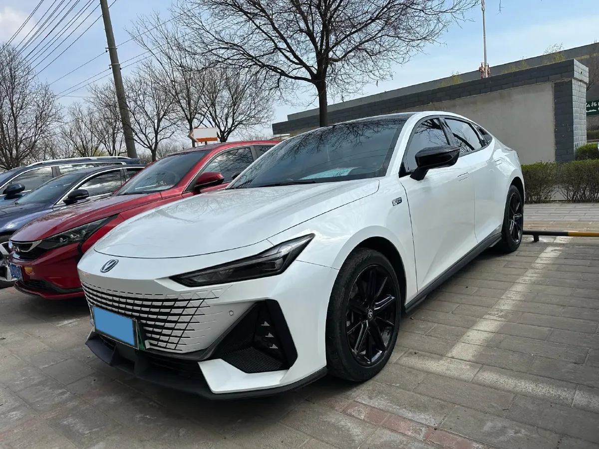 2023 ChangAn UNI-V iDD 1.5T 170HP L4 6TCT PHEV 18.4KWH,autocango,china used car exporter,china ev exporter,chinese used car exporter,chinese used ev exporter