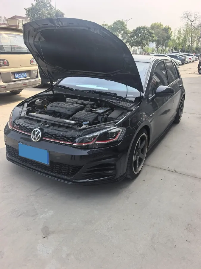 2018 Volkswagen GolfGTI 2.0T 220HP L4 7DCT,autocango,china used car exporter,china ev exporter,chinese used car exporter,chinese used ev exporter