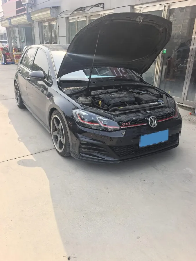 2018 Volkswagen GolfGTI 2.0T 220HP L4 7DCT,autocango,china used car exporter,china ev exporter,chinese used car exporter,chinese used ev exporter