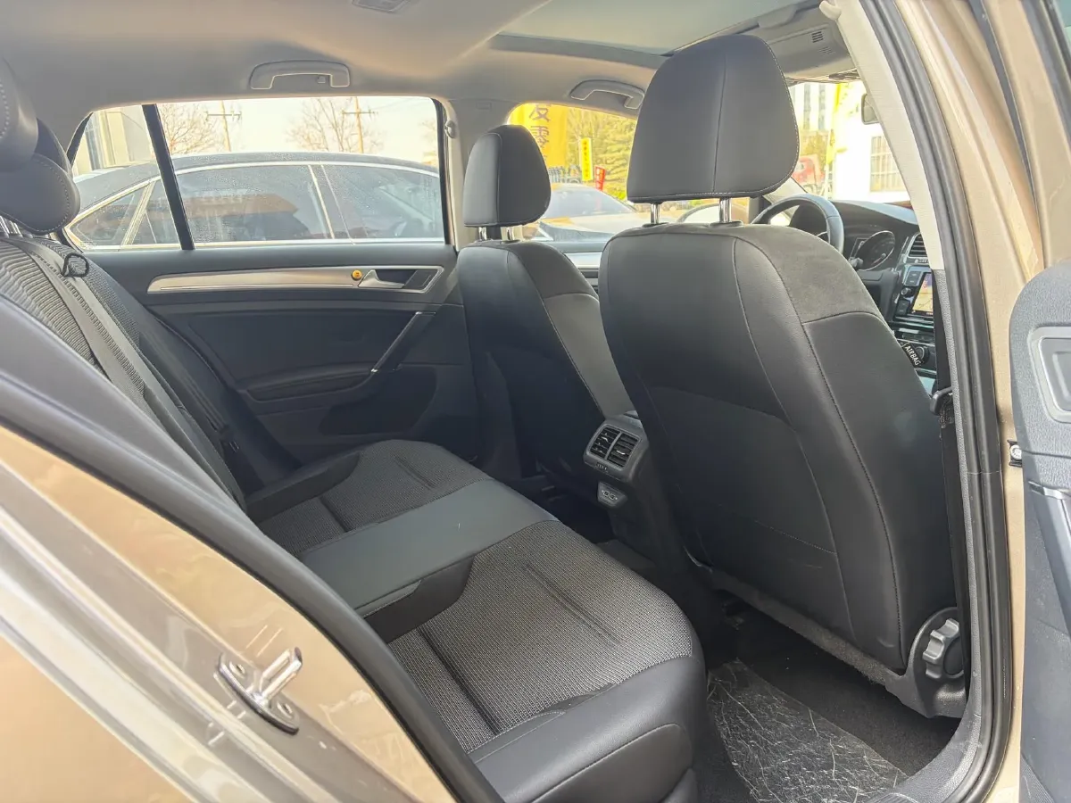 2018 Volkswagen Golf 1.6L 110HP L4 6AT,autocango,china used car exporter,china ev exporter,chinese used car exporter,chinese used ev exporter