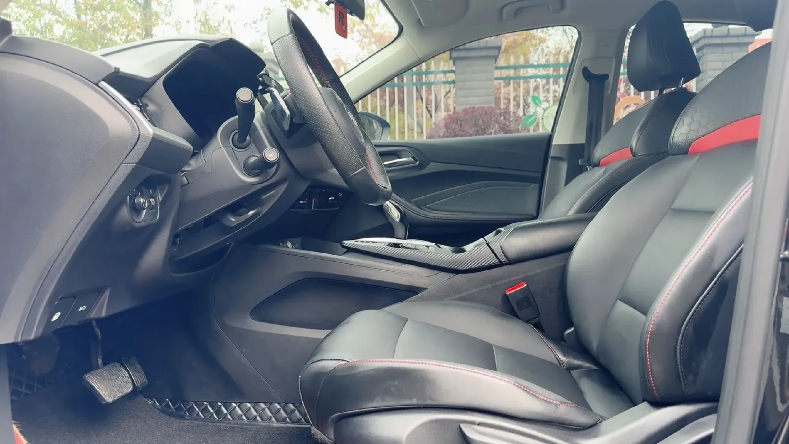 2021 MG 5 1.5T 173HP L4 7DCT,autocango,china used car exporter,china ev exporter,chinese used car exporter,chinese used ev exporter