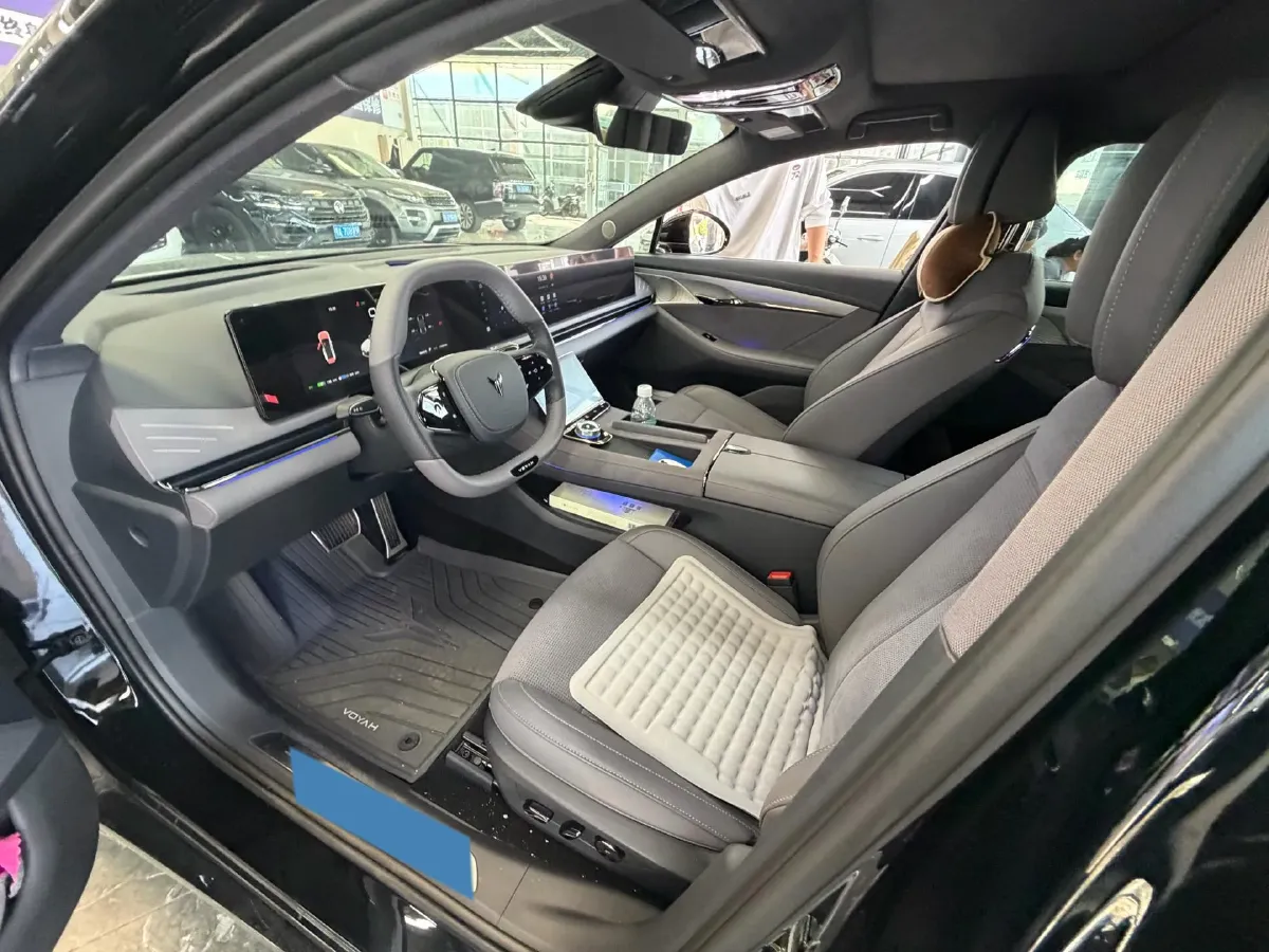 2024 Voyah ZhuiGuang 1.5T 136HP L4 PHEV 43KWH,autocango,china used car exporter,china ev exporter,chinese used car exporter,chinese used ev exporter